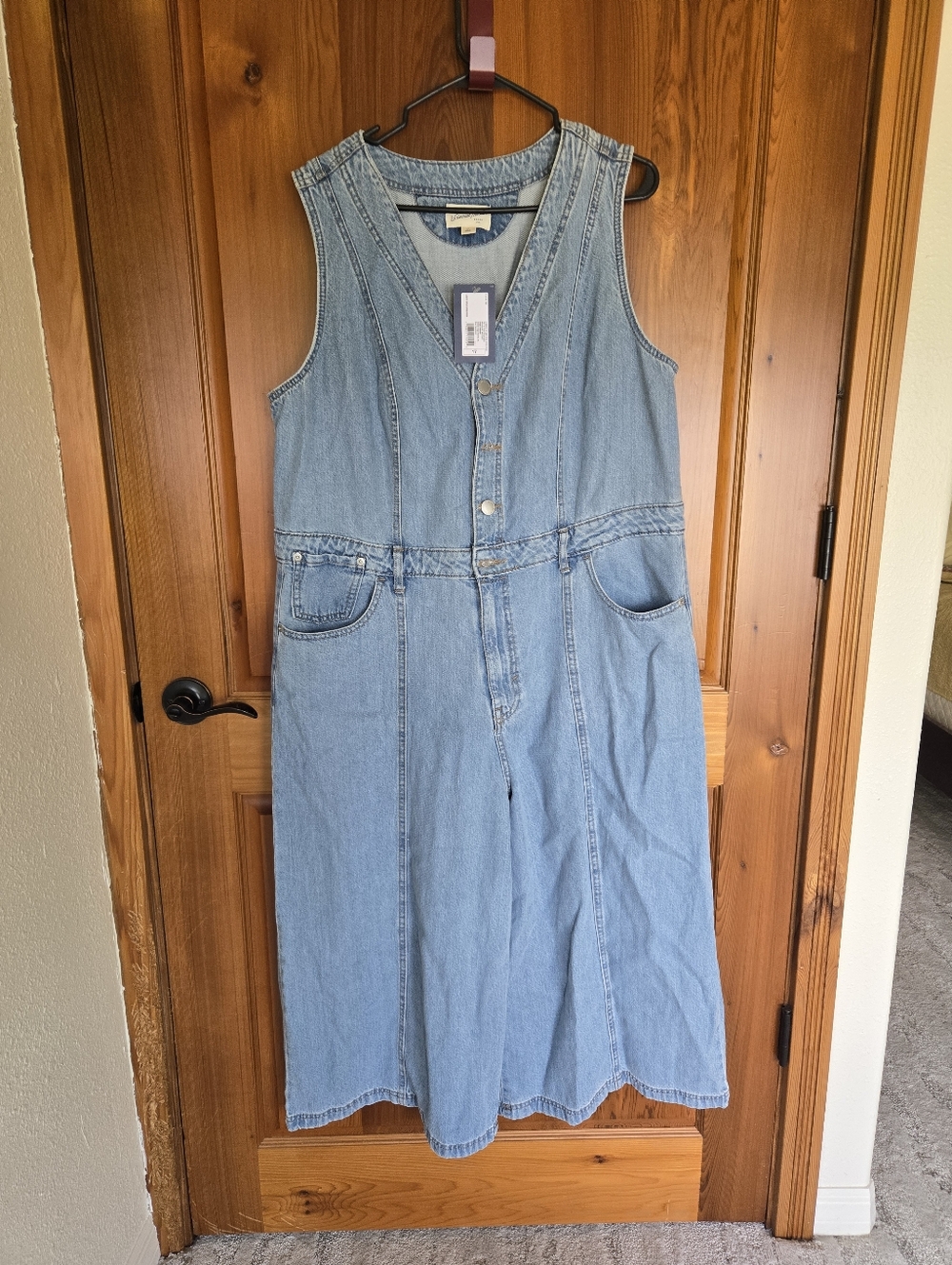 NWT, Universal Threads, Denim Sleeveless Jumpsuit/overalls, Sz. XL